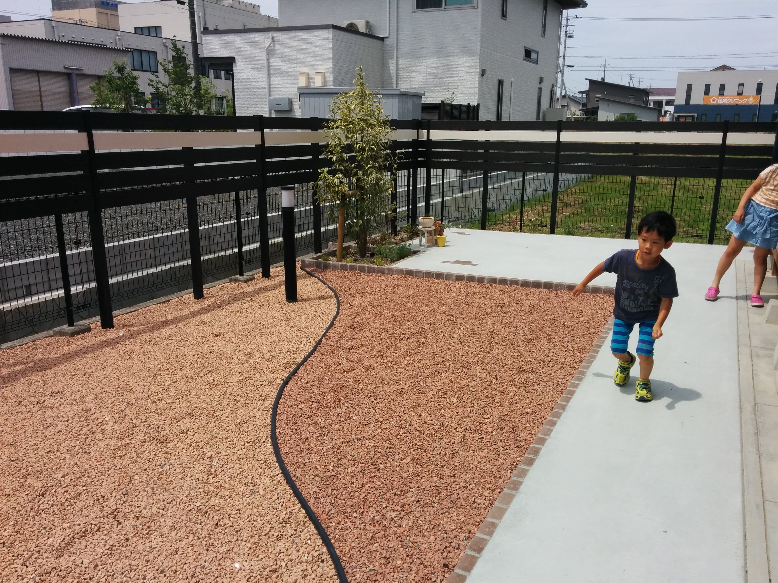 島根県 出雲市 雑草対策島根県 出雲市 雑草対策 エクステリア施工例がたくさん 外構 エクステリア お庭づくりの専門店タケゾーファーム 出雲市 松江市 雲南市 大田市